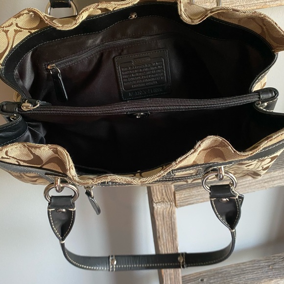 Coach purse - Picture 2 of 2